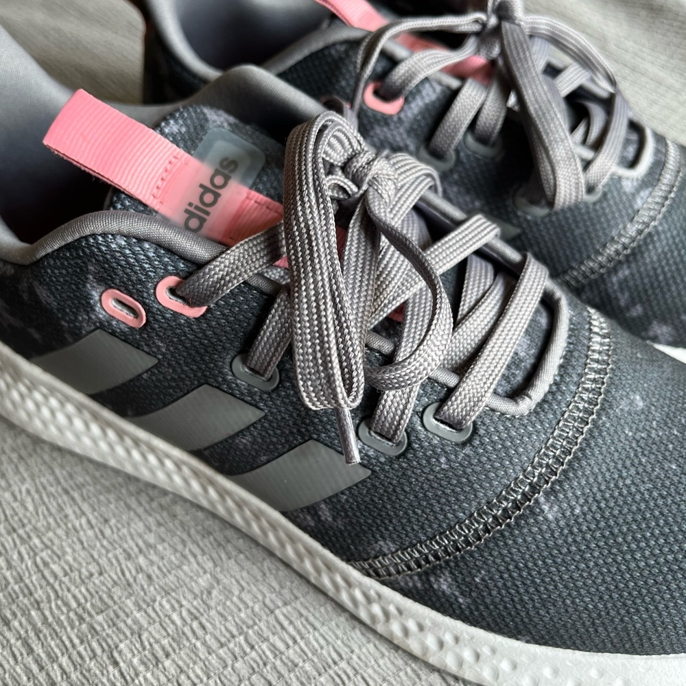 Women’s Adidas Cloudfoam Sneakers (WORN ONCE)